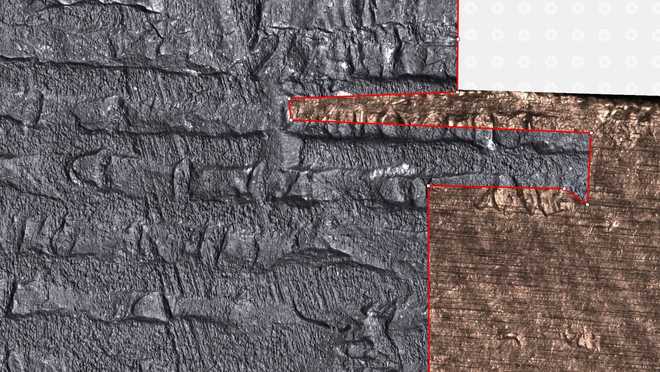 Toolmarks compared in side by side comparison with polygonal split line. Images captured by LUCIA ToolScan R360 - dedicated system for tool marks scanning and comparison. image