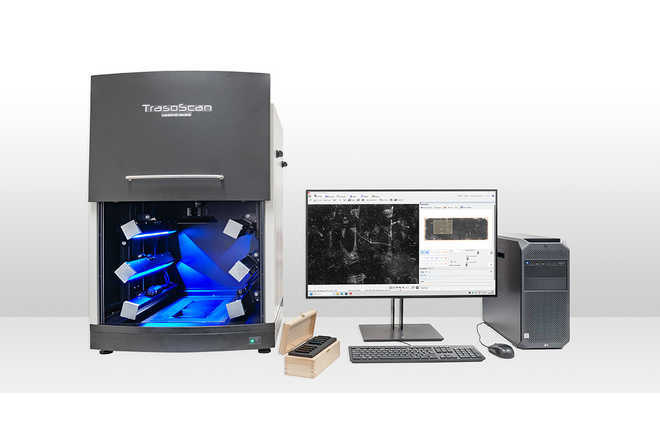 TrasoScan ist ein vielseitiges System zur Untersuchung von Schuhspuren, Schuhsohlen, Fingerabdrücken, Dokumenten und anderen flachen Oberflächen. Objekte bis zu 395 x 210 mm werden in 1000 PPI Auflösung eingescannt. image